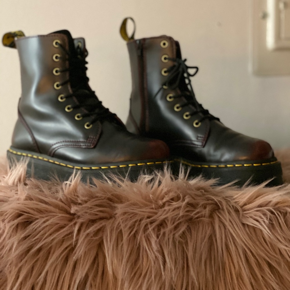 Dr. Marten Jadon Arcadia Cherry red in size 8. NWT